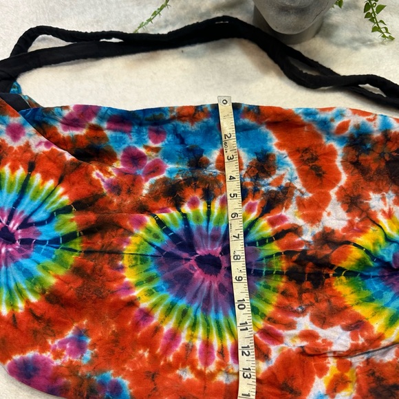 Tie Dye Duffle w/ Zipper and Interior Pocket 🌸 - Picture 4 of 4